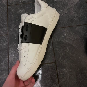 Valentino open  - Säljer dessa valentino open för bra pris! Har bara använt ett fåtal gånger 