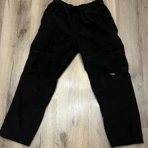 Stussy cargo pants - Cargos från stussy Nypris 1800kr Använda men bra skick 