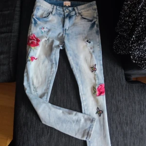 Jeans  - Super snygga jeans!! Mycket fint skick. Stl S. 