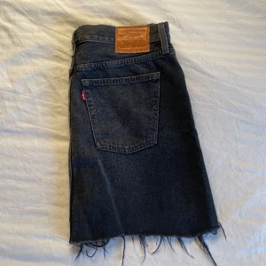 Levis kjol - Använd fåtal gånger, fint skick 
