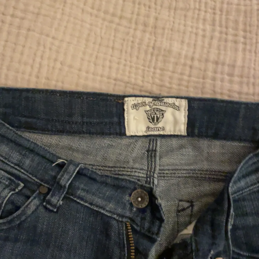 Fina lågmidjade jeans från tiger of sweeden . Jeans & Byxor.