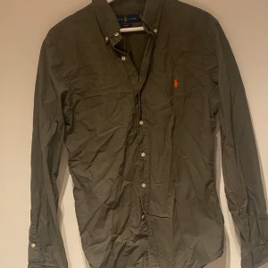 Ralph lauren skjorta  - Ralph lauren skjorta storlek M. Olivgrön. 