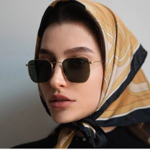 Solglasögon från Meller -  solglasögon från Meller som tyvärr inte är min stil så kommer ej till användning :( aldrig använda endast testade, kommer med mjukt fodral & låda ❤️ köpta för 568kr+frakt