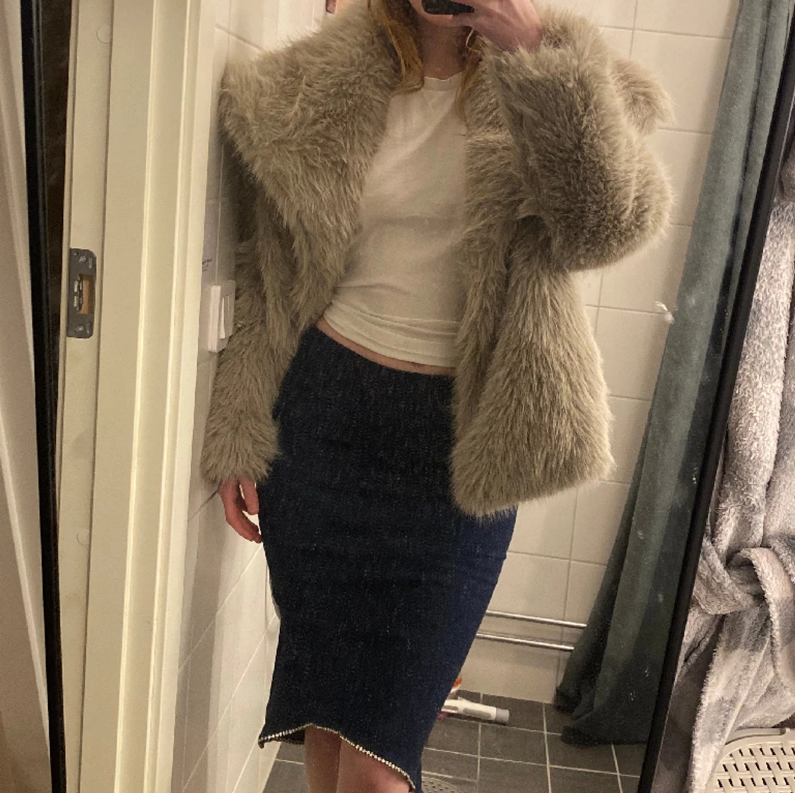 Jeanskjol med detaljer