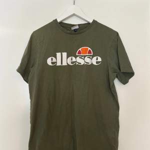 Skön t-shirt från Ellesse med tryck på bröstet.