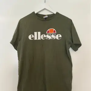 Skön t-shirt från Ellesse med tryck på bröstet.