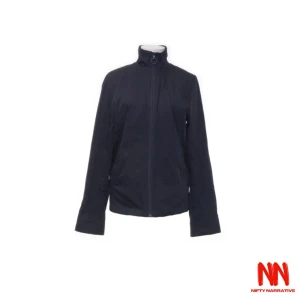 Skaljacka Samsøe & Samsøe  - Skaljacka Samsøe & Samsøe. Skick: 9/10, begagnad med inga tecken på användning. Strl: S/M. Kontakta oss gärna för frågor och fler bilder samt kolla in vår sida för fler plagg!