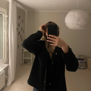 Kappa - Jätte fin tunn kappa från Gina tricot! Prefekt nu till våren.