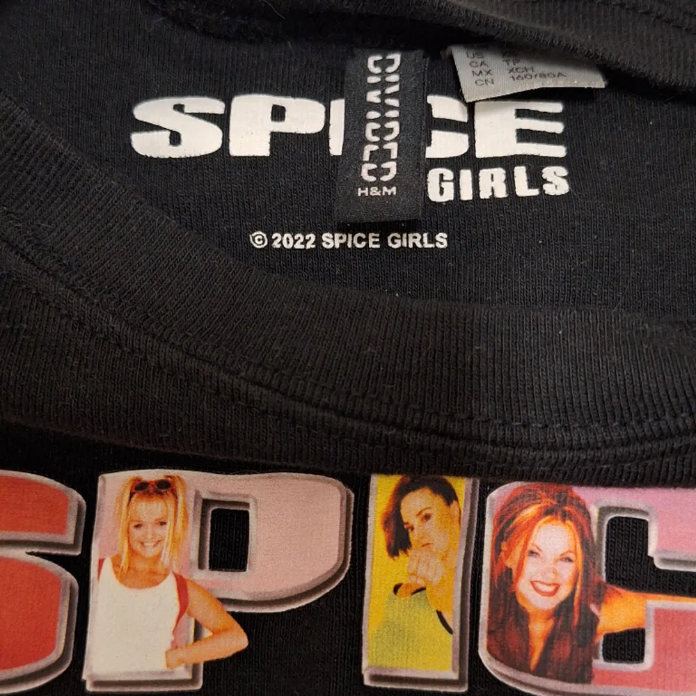 En spice girls topp från H&M! Storlek xxs/xs ❣️ Använd 1 gång. Första bilden är lånad 💘 Nypris: 129 kr. Toppar.