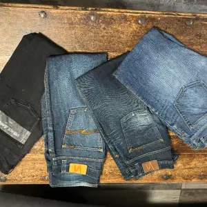 Jeansen kan säljas tillsammans för 500 eller 200 st