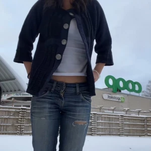 Trekvartsärm kofta - Säljer mina söta trekvartsärm kofta💙  Storleken är M men passar mig som XS! 