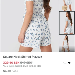 Populär Blommig Playsuit - Jätte söt blommig jumpsuit från NA-KD i storlek 38, Ordinare pris: 539kr 💗( pris går att diskuteras)