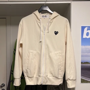 Cdg hoodie - Storlek M, fint skick