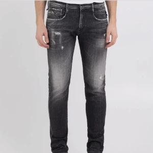 Replay anbass  - Söker dessa jeans kan betal upp till 1000 