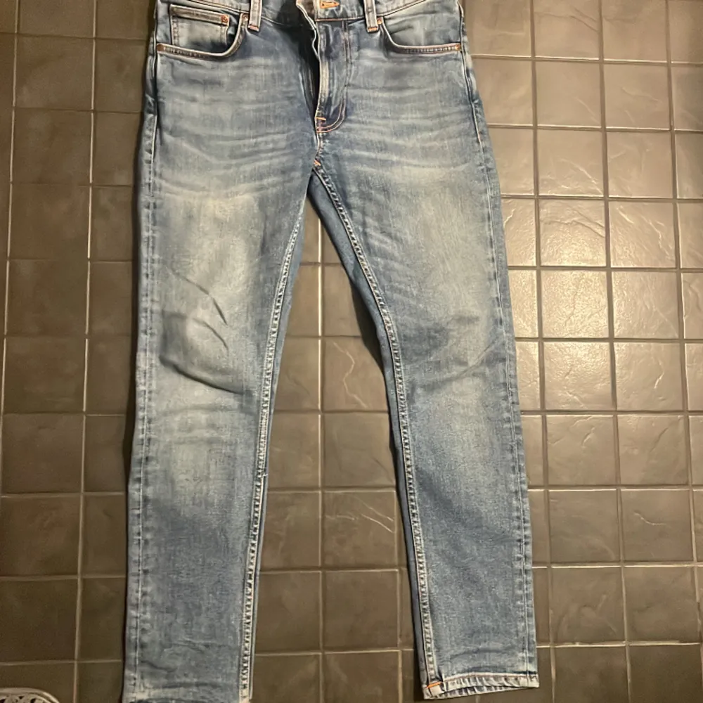 Ett par jeans ärvda från farsan men för små nu ny pris 1600 skick 9/10 . Jeans & Byxor.