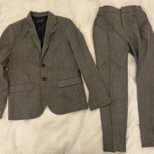 Zara Kostym Grå - Mycket bra skick Storlek: 10-12