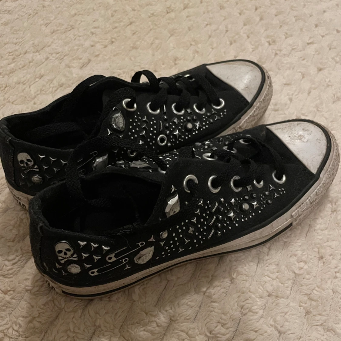 Svarta converse