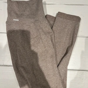 Aim’n tights  - Använda ett fåtal gånger, så i fint skick! 💘