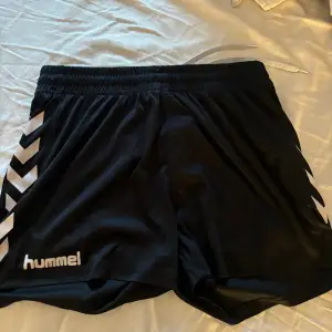 Säljer dessa Hummel shorts! Storlek xs/s