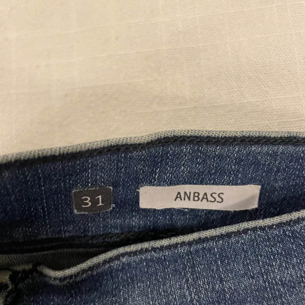 Säljer min sjukt snygga replay jeans, skriv vid funderingar!. Jeans & Byxor.