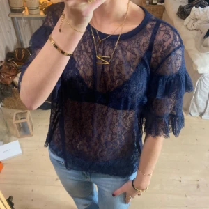 Spets topp - SUPER snygg!!