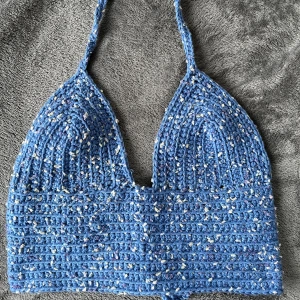 Virkad topp - Säljer denna virkade toppen som aldrig är använd!