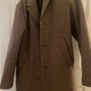 Rock, kappa - Säljer denna rock som har ancänds ett fåtal gånger