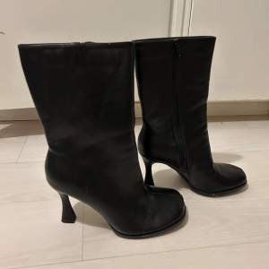 Helt oanvända svarta boots i storlek 40🖤