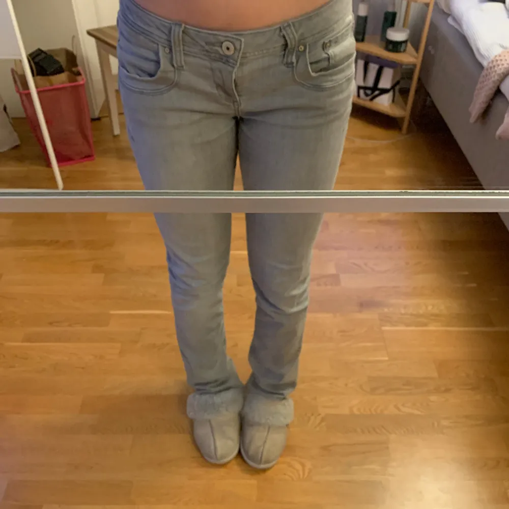 Skulle vilja byta mina gråa LTB jeans valerie till ett par i storlek  26/32 eller 26/34. Jeans & Byxor.