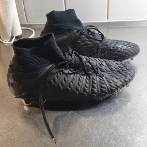 Fotbollsskor  - Mycket välvårdade fotboll skor av märket Nike