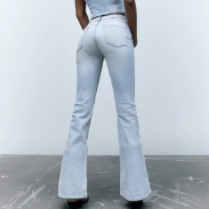 Supersnygga bootcut jeans - Säljer mina fina bootcutjeans då de blivit för stora :( 