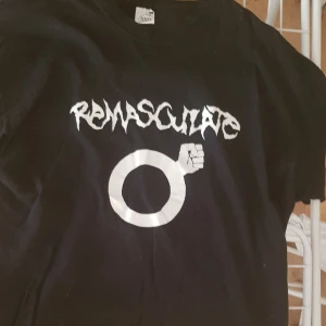 Bandtröja Remasculate - Bandtröja med Remasculate tryck