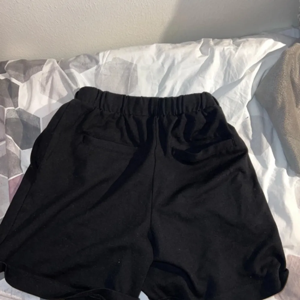 Svarta sköna shorts från Lager 157♥️ Storlek: XS ♥️♥️♥️. Shorts.