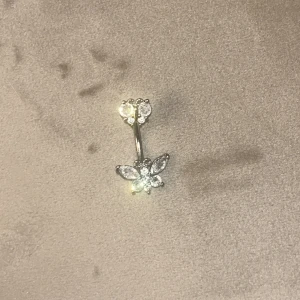 Navel piercing  - Oanvänd!