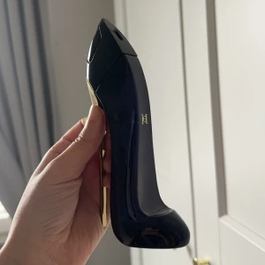 Carolina Herrera Good Girl - Carolina Herrera Good Girl 50ml. Se bild 2 för att se hur mycket som är kvar i flaskan. 