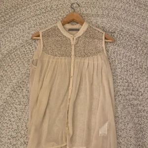 Soaked blus  - Jätte fin blus från soaked har aldrig använt den💕