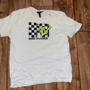 MTV T-shirt  - Clean mtv vintage T-shirt från hm. Svarar på alla frågor 