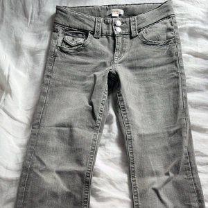 Bootcut Jeans - De här jeansen är från Gina Young i storlek 158. De är bara andvända 1 gång. Priset kan diskuteras