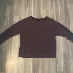 Brun sweatshirt - Storlek XS, bra skick :) Från Gina Tricot