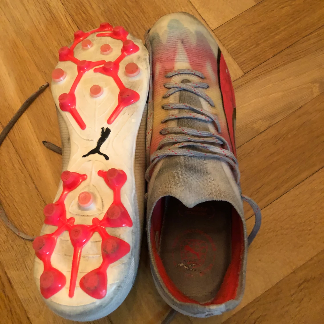 Fotbollsskor puma ultras  - 92