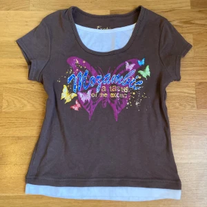 bling baby tee - nice baby tee med coolt fjärilsprint, nyskick