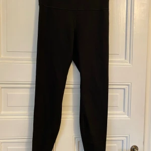 H&M Tights - Supersnygga Thights från H&M💕 Har kvar prislapp💗 Nypris 379kr💞