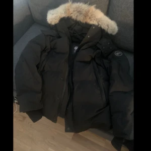 Canada Goose - Storlek XL men liten i modellen passar som (L) Wyndham Parka Black Label Heritage  På och avtagbar päls 