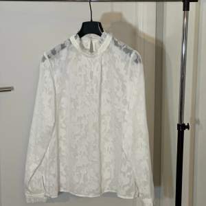 Very nice blouse which is suitable for spring and summer