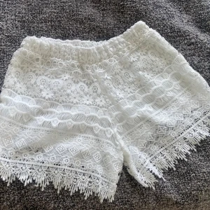 Spets shorts   - Jättesnygga spets shorts perfekta till sommaren💕om många är intresserade startar jag en budgivning💕