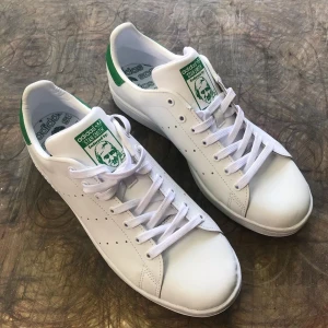 Adidas ”Stan Smith”  - Adidas ”Stan Smith” som inte kommer till användning. ( Råka köpa fel storlek) 