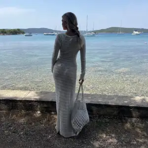 Lånade bilder💗 En strand kläning som är köpt förra året för 600kr, har provat den men inte andvänd ute💗skriv helst innan du trycker köp nu.