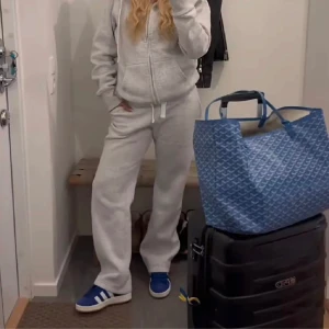 Russemerch mjukisbyxor  - Går mjukis byxor ifrån russemerch, endast testade! De är i unisexmodell och supermjuka