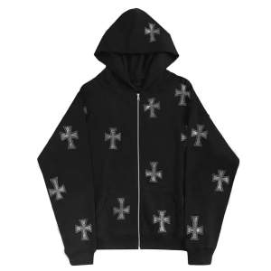 Rhinestone zip hoodie i nyskick samt iskönt material. Storlek XL men sitter mer som L.