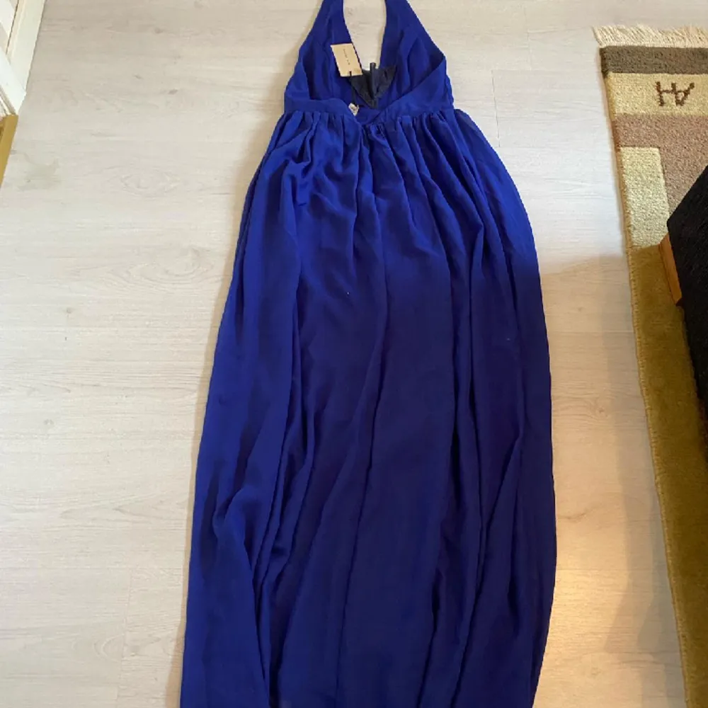 NLY trend blå klänning strl 38. Klänningar.